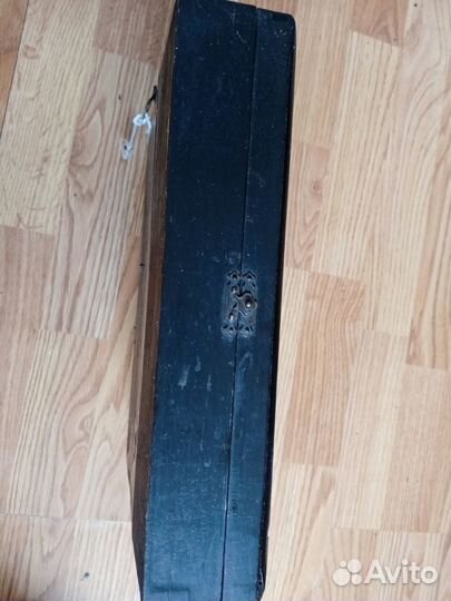 Икона на эмали святых Зосима и Савватия в киоте