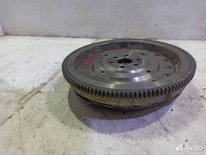 Маховик 21810100511510 Лада Largus