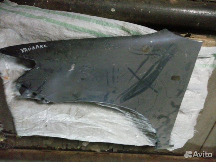 Крыло переднее левое Toyota Hilux