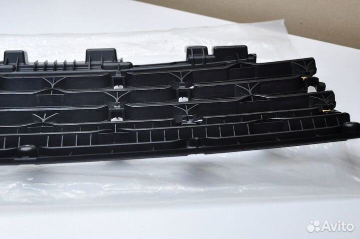 Б/У Решетка радиатора 863C5CG000 863C5CG000