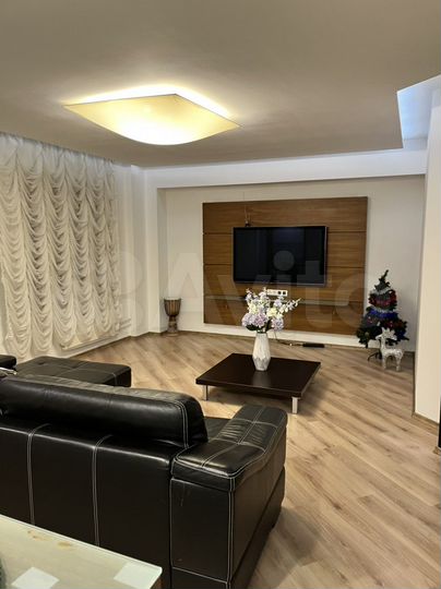 2-к. квартира, 90 м², 5/14 эт.