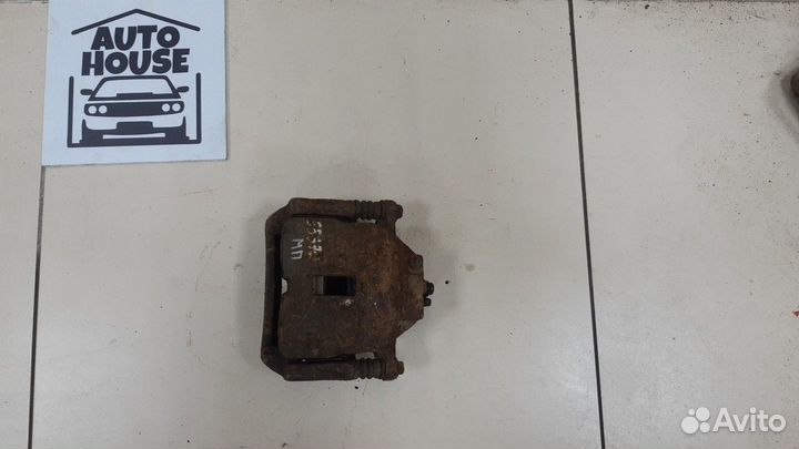 Суппорт передний правый Nissan Primera