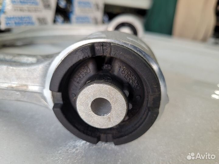 Рычаг передний левый верхний Mercedes-Benz X167