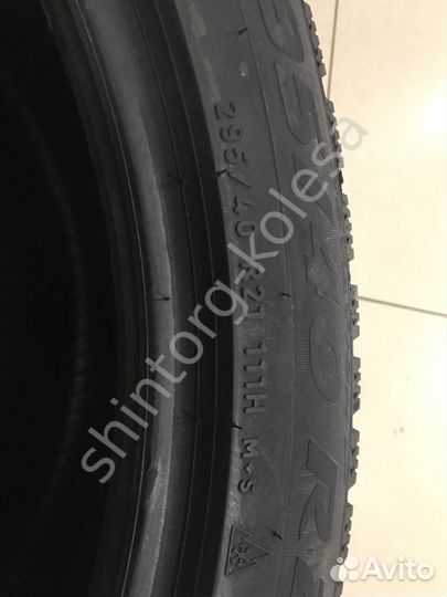 Pirelli Ice Zero 295/40 R21 111H