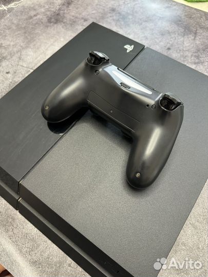 Sony Playstation 4 + геймпад PS4