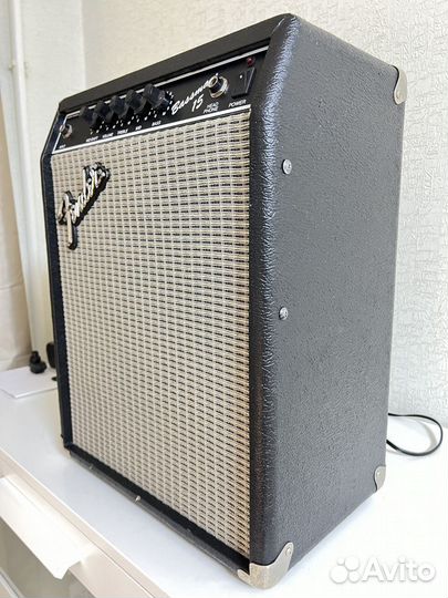 Комбоусилитель для Бас-гитар fender Bassman 15