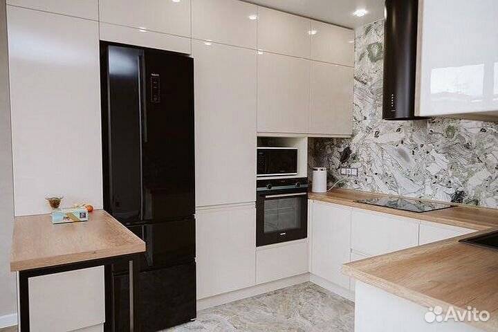 Угловой кухонный гарнитур современный