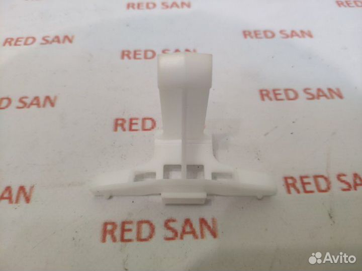 Крепления бампера задняя Lexus Rx300 MCU15