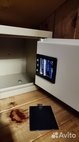 Сейф металлический (Klesto 20E)