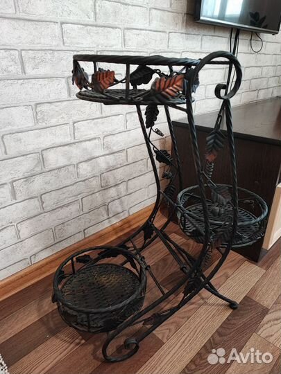 Подставка для цветов напольная металлическая