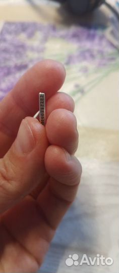 Пандора одна сережка оригинал