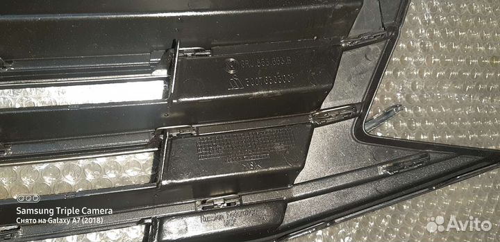 Решетка радиатора поло седан