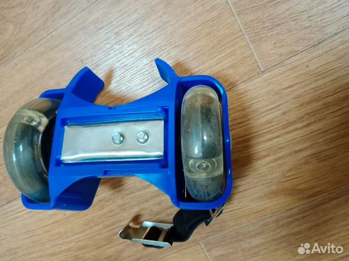 Роликовые коньки под пятку с огнями