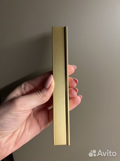 Мебельная ручка