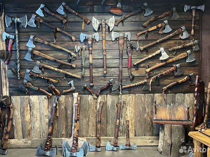 Кованый топор ручной работы