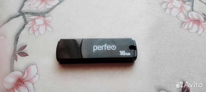 USB флешка 16 GB