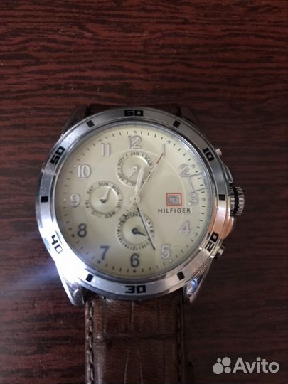 Часы Tommy Hilfiger