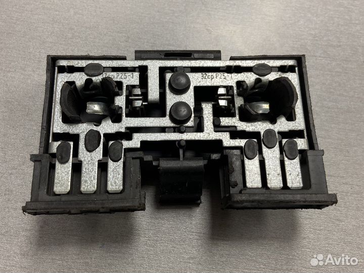 Плата фонаря заднего левого VW Passat B3 321945259