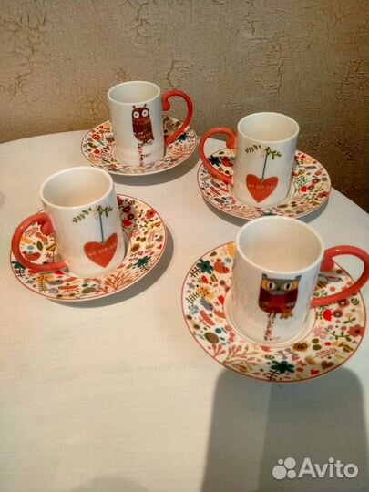 Фарфоровый набор кофейных чашечек