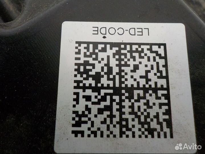 Фара правая Mercedes-Benz E-Class