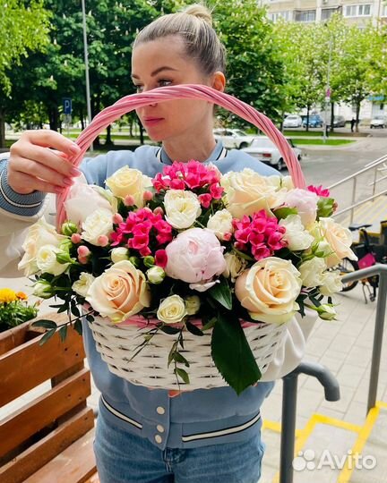 Корзина с цветами. Бесплатная доставка по городу