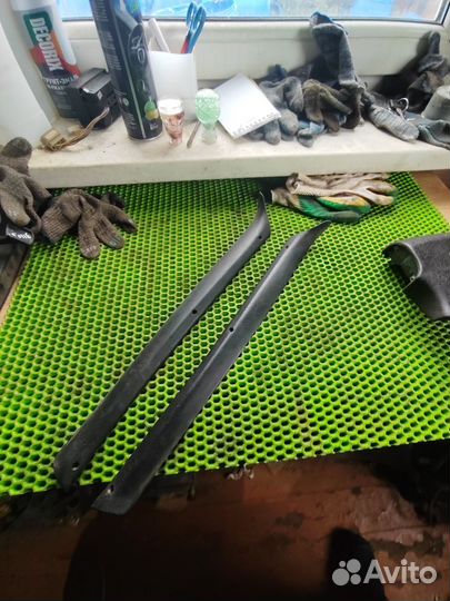 Накладки на передние стойки ваз 2107