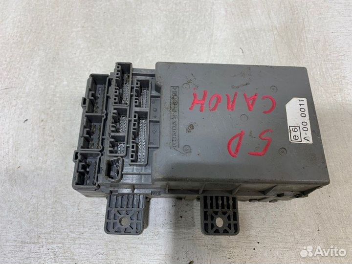 Блок предохранителей передний Honda Civic 5D