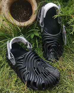 Crocs salehe bembury черные