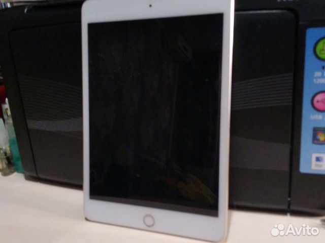 Планшет iPad mini 4
