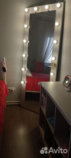 Гримерное зеркало в полный рост