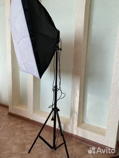 Осветительный прибор с софтбоксом