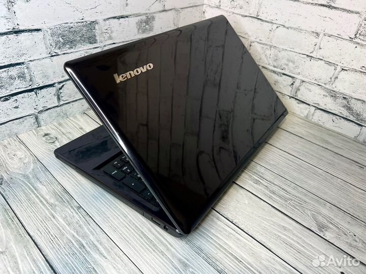 Офисный ноутбук Lenovo