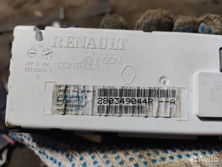 Дисплей информационный Renault Megane 3