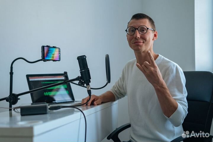 Диктор (аудио и видео реклама, голосовой помощник)