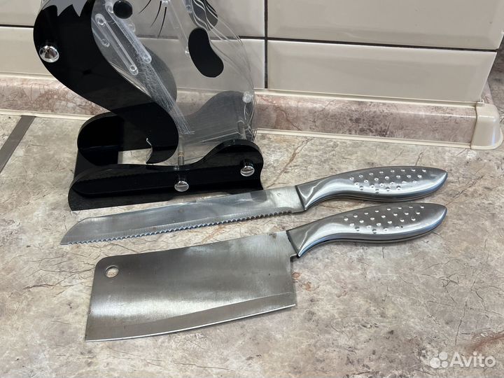 Кухонные ножи на подставке