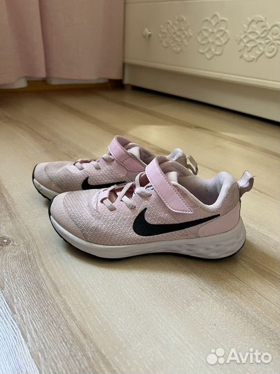 Кроссовки nike на девочку (размер 31,5)