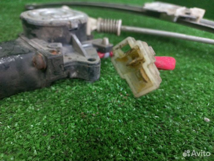 Стеклоподъемник задний левый Mitsubishi Galant