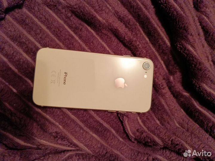Телефон iPhone 8 64 gb