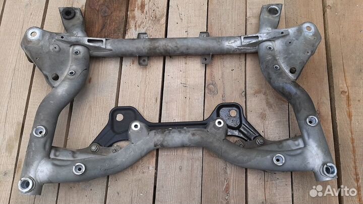 Балка передняя подрамник Mercedes C-Class W204