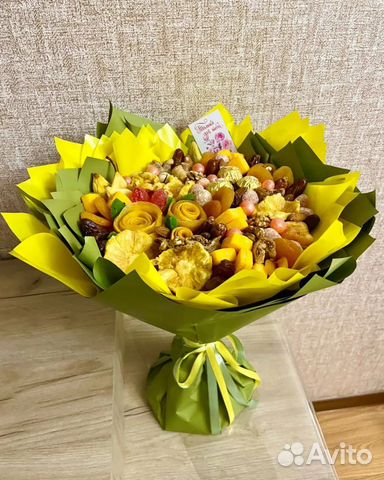 Съедобный букет из сухофруктов и конфет