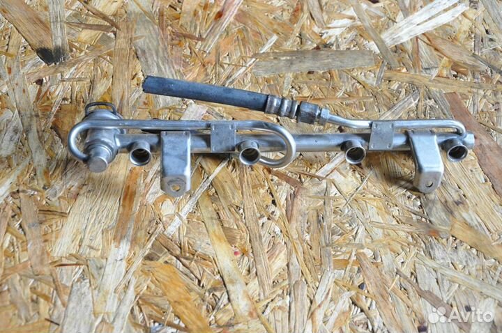 Топливная рейка audi A4 B5 8D2