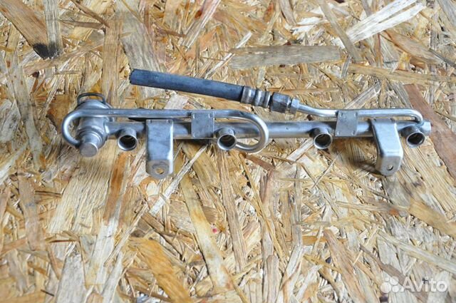 Топливная рейка audi A4 B5 8D2