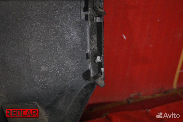 Накладка бампера зад средняя Mitsubishi Pajero 4