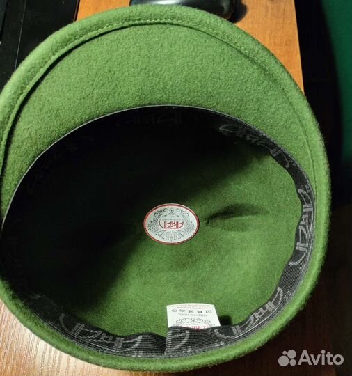 Шапка с козырьком и ушками для девушек