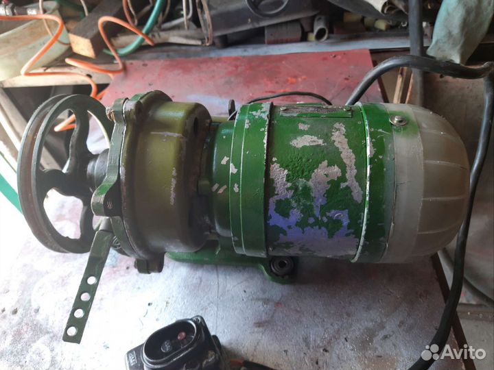 Электродвигатель 4.5 квт.220-380 вольт2450обор бу