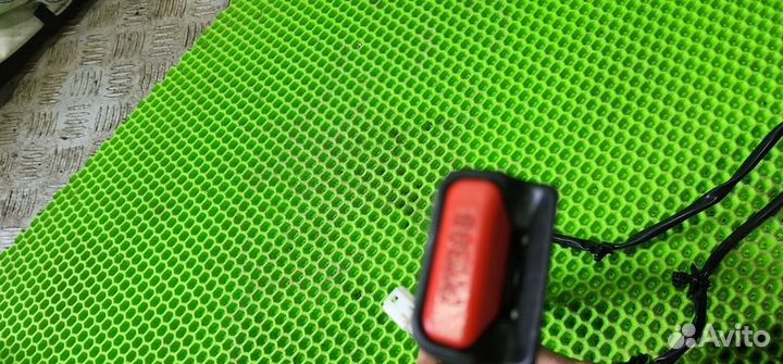 Ответная часть ремня безопасности Nissan Juke F15