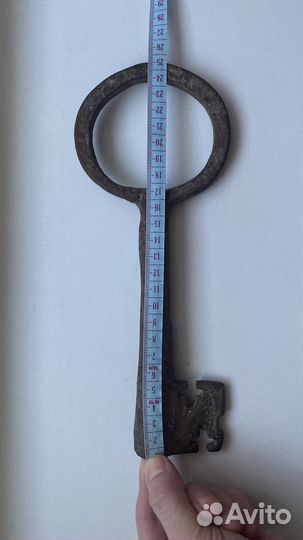 Антикварный кованый редкий амбарный ключ
