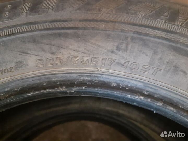 Bridgestone Blizzak WS-70 225/65 R17 102T