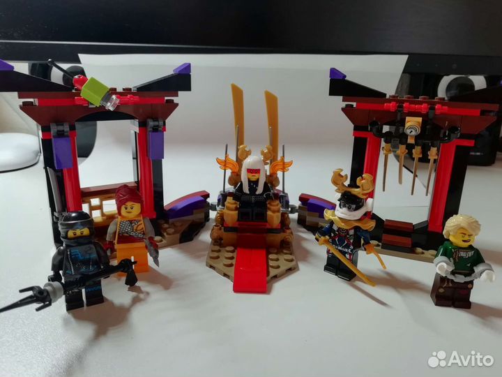 Lego Ninjago Решающий бой в тронном зале