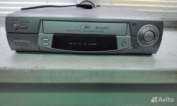 Видеомагнитофон LG BH762W